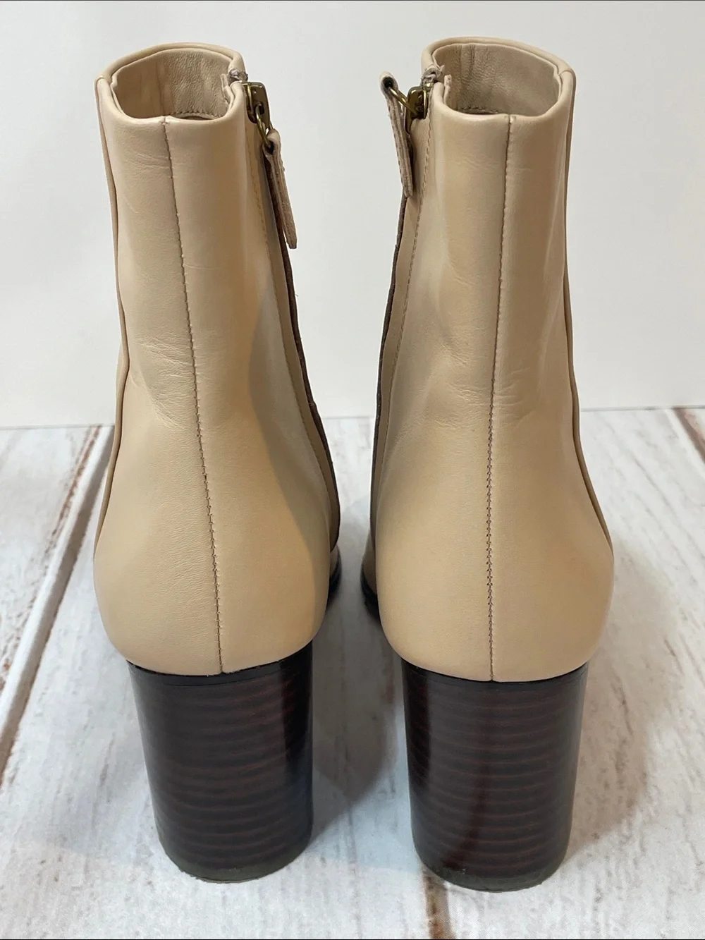 J Crew Women’s 9.5 Tan Leather Ankle Boots Classic Zip Closure BA566